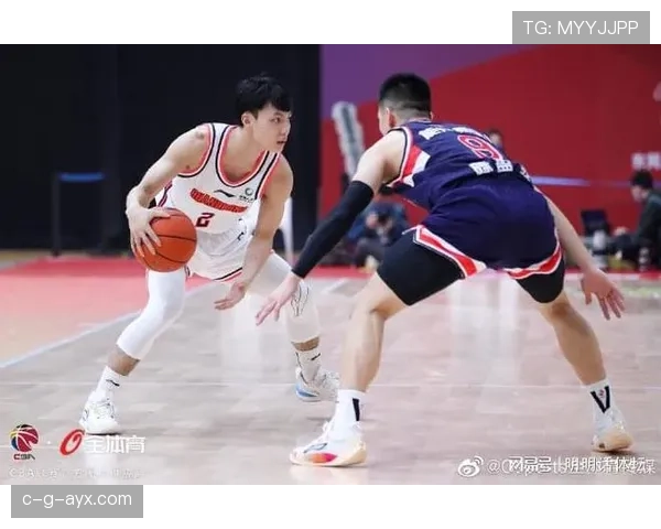 广州队锋线火力全开,积分领跑状态回暖,实力引人瞩目 广州队锋线火力全开,积分领跑状态回暖,实力引人瞩目