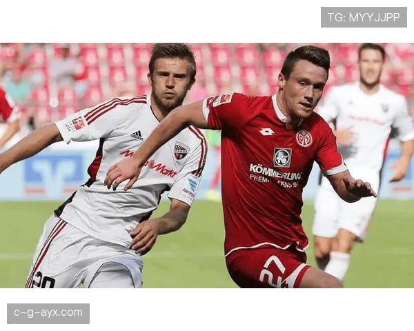 德甲豪门对决引爆战术激辩：攻防失衡成胜负关键