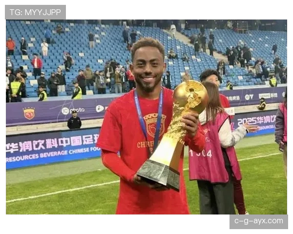 加布里埃尔·奥肖：英超新星状态回暖，备受球迷喜爱