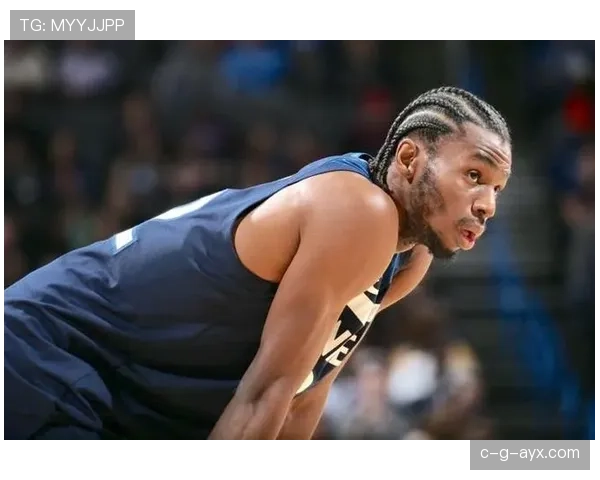 维金斯利用无球跑动提升防守影响力 拉开与队友防守差距